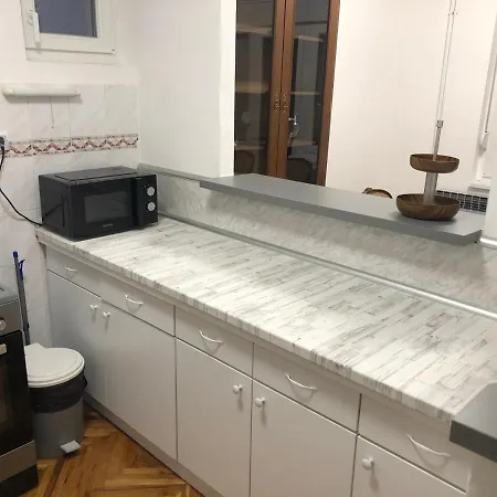 Apartment Champion
