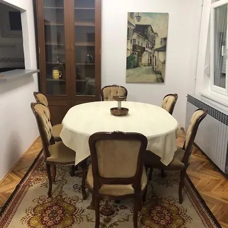 Apartment Champion