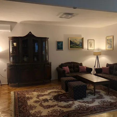 Apartment Champion